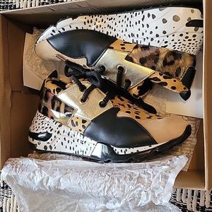 Steve Madden Women's Cliff Sneaker size 7